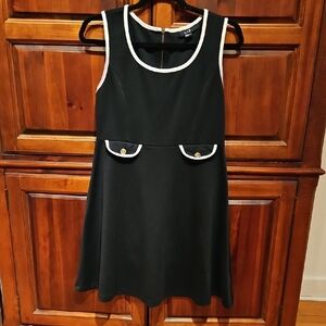 Black Sleeveless Dress, White Trim, Gold Buttons, Sz Med, Classic Look